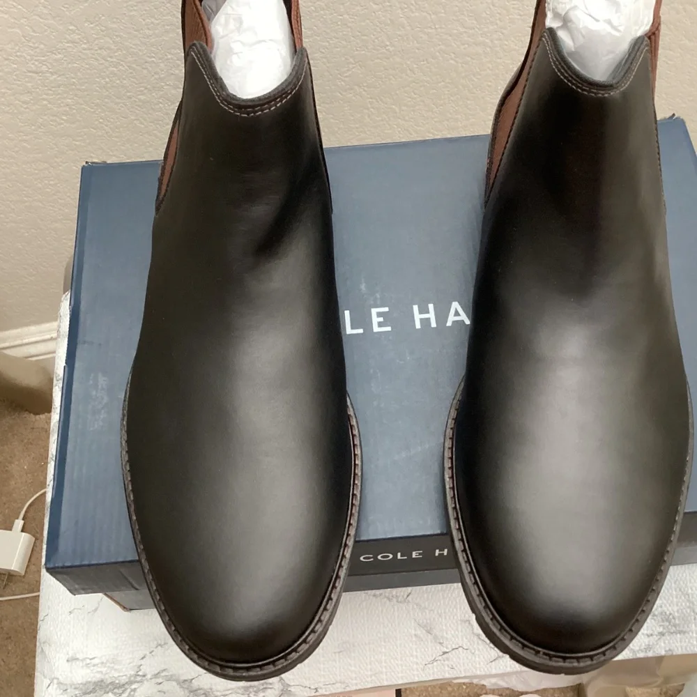 Cole Haan Men Chelsea Boots NIB size 10.5